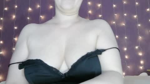 Snapshot of send_me chatting on March 1, 2026, 6:48 am send me online show from March 1, 2026, 6:48 am