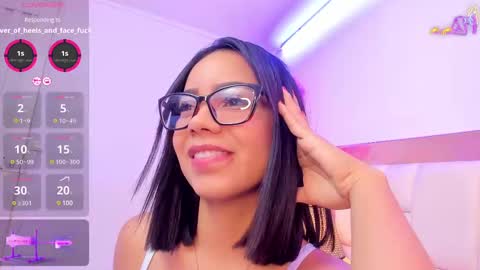 Sennia online show from February 22, 2025, 2:08 pm