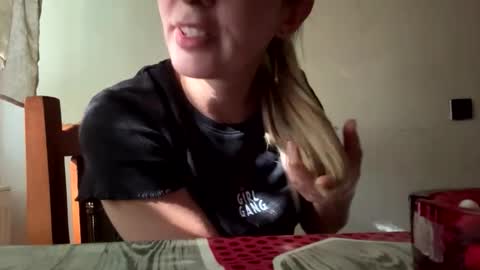 Snapshot of sennya_hayes chatting on October 7, 2025, 12:13 pm Sennya online show from October 7, 2025, 12:13 pm