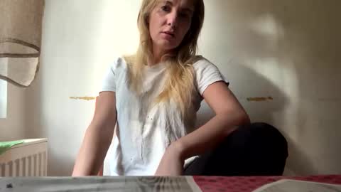 Snapshot of sennya_hayes chatting on November 5, 2025, 11:32 am Sennya online show from November 5, 2025, 11:32 am