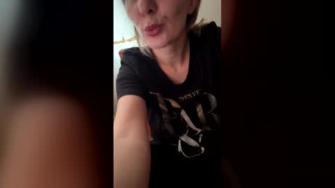 Snapshot of sennya_hayes chatting on February 18, 2026, 12:56 pm Sennya online show from February 18, 2026, 12:56 pm