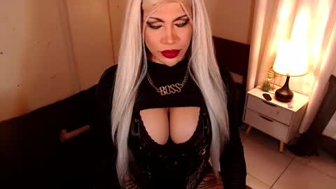 Snapshot of sensational_diva chatting on February 14, 2026, 3:03 am unstappable queen kate online show from February 14, 2026, 3:03 am