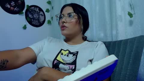 Snapshot of sensual_flame chatting on November 20, 2025, 8:41 pm Camille and sophie online show from November 20, 2025, 8:41 pm