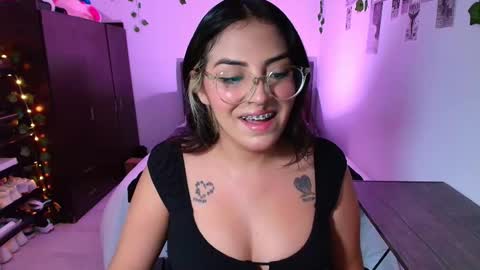 Snapshot of sensual_flame chatting on December 15, 2025, 12:15 am Camille and sophie online show from December 15, 2025, 12:15 am