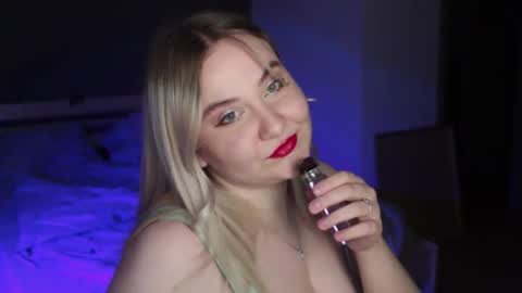 Snapshot of sensual_girrrl chatting on May 21, 2026, 11:56 pm Ilona online show from May 21, 2026, 11:56 pm