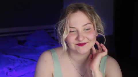 Snapshot of sensual_girrrl chatting on June 11, 2026, 12:19 am Ilona online show from June 11, 2026, 12:19 am