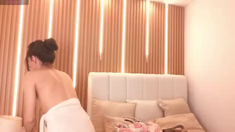 Sensual Kim77 online show from June 23, 2026, 12:36 pm