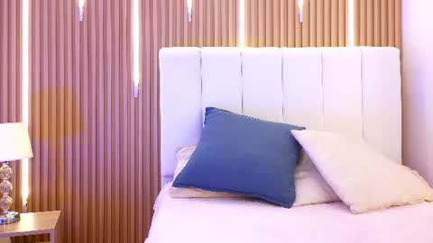 Sensual Kim77 online show from August 3, 2026, 12:32 pm