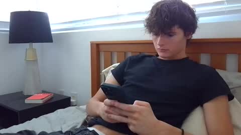 Cam online show from February 5, 2025, 8:57 pm