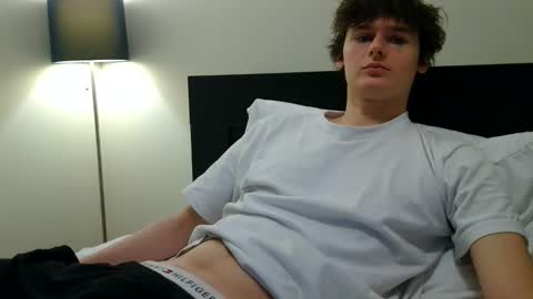 Cam online show from January 16, 2026, 10:58 pm