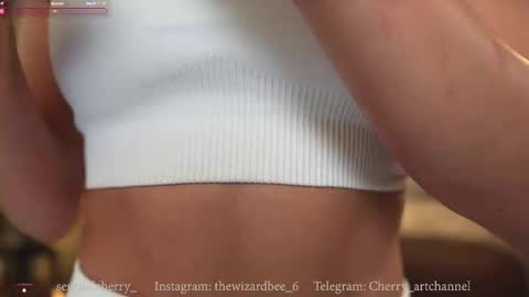 Snapshot of sensualcherry_ chatting on September 19, 2025, 11:38 pm Maria- OF sensual bee online show from September 19, 2025, 11:38 pm