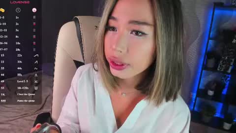 Kiki online show from June 17, 2026, 3:35 pm