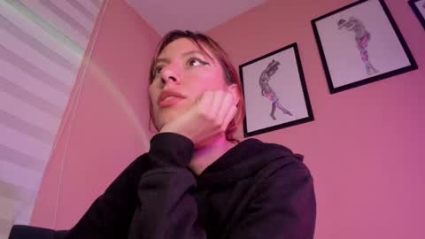 Snapshot of sensualjanex chatting on September 17, 2025, 11:39 pm Jane online show from September 17, 2025, 11:39 pm