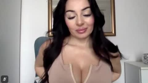 sensuallstella online show from November 27, 2025, 8:05 am