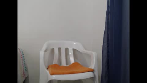 Snapshot of senyeiblack chatting on February 22, 2025, 9:15 pm Jose online show from February 22, 2025, 9:15 pm