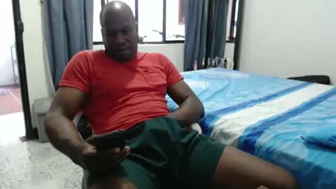 Snapshot of senyeiblack chatting on December 16, 2025, 9:42 pm Jose online show from December 16, 2025, 9:42 pm