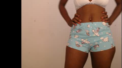 Snapshot of sera_booty chatting on December 5, 2025, 3:59 am Anne online show from December 5, 2025, 3:59 am