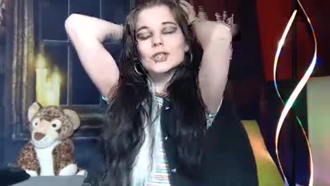 Snapshot of seraphinmunster chatting on February 1, 2025, 12:18 am Seraphin Munster online show from February 1, 2025, 12:18 am