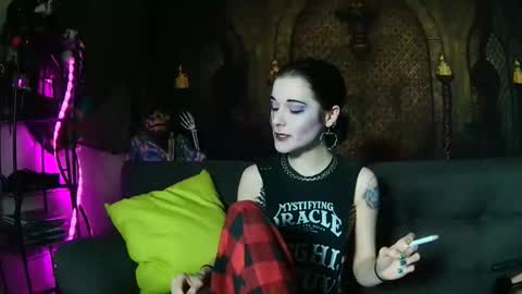 Snapshot of seraphinmunster chatting on October 25, 2025, 10:04 pm Seraphin Munster online show from October 25, 2025, 10:04 pm