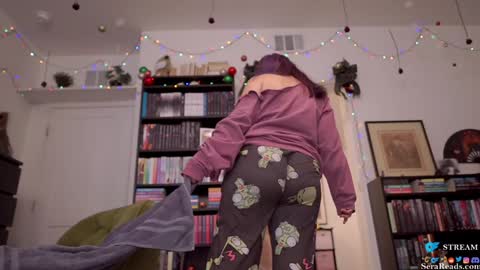 SeraReads online show from December 9, 2024, 5:51 am