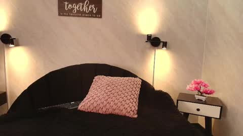 Snapshot of seren_bleck chatting on February 18, 2025, 6:26 am Seren Follow me online show from February 18, 2025, 6:26 am