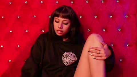 Snapshot of seren_bleck chatting on March 11, 2025, 7:48 am Seren Follow me online show from March 11, 2025, 7:48 am