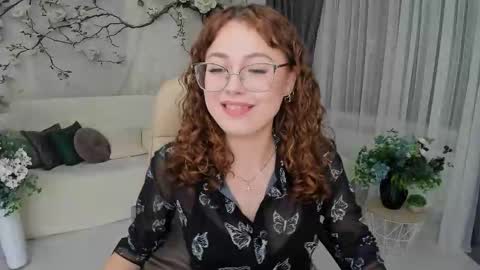 Snapshot of sereneflame chatting on September 24, 2025, 4:32 pm Ophelia online show from September 24, 2025, 4:32 pm