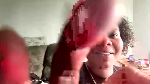 Snapshot of serenity_dayze chatting on May 8, 2026, 10:59 pm serenity_dayze online show from May 8, 2026, 10:59 pm