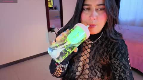 Snapshot of serenna_se chatting on May 22, 2026, 9:20 pm Serenna Cruz online show from May 22, 2026, 9:20 pm