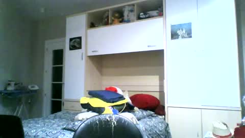 Snapshot of serrano49 chatting on December 10, 2024, 12:06 am serrano49 online show from December 10, 2024, 12:06 am