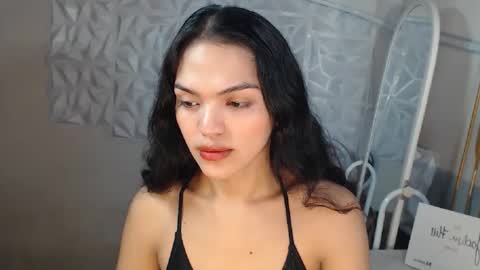 Snapshot of servicedoll18 chatting on May 3, 2026, 9:26 am Bella online show from May 3, 2026, 9:26 am