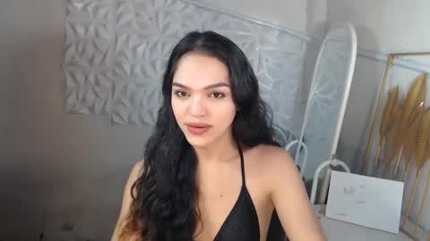 Snapshot of servicedoll18 chatting on May 20, 2026, 2:07 am Bella online show from May 20, 2026, 2:07 am