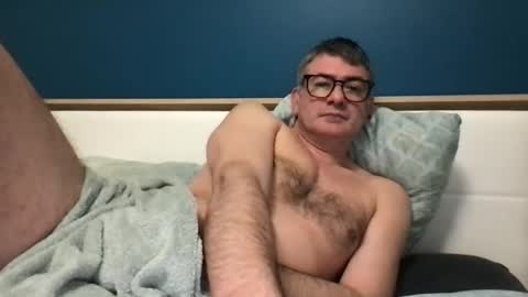 sesamechris92 online show from February 12, 2026, 7:03 am