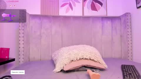 Danna  online show from February 15, 2026, 7:51 am