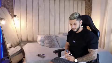 HEY IM SETH online show from January 31, 2025, 8:01 pm