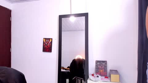 Snapshot of setsuna_10 chatting on January 1, 2025, 1:04 am david online show from January 1, 2025, 1:04 am