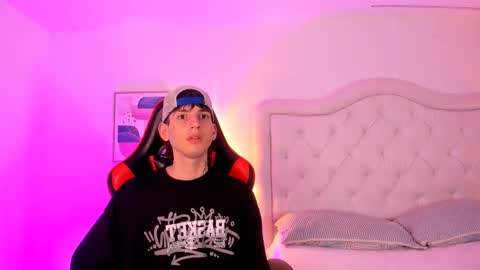 sett_and_gwen online show from January 19, 2025, 9:11 am