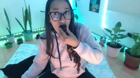 Snapshot of seuctive_woman57 chatting on June 15, 2026, 2:14 am samy online show from June 15, 2026, 2:14 am