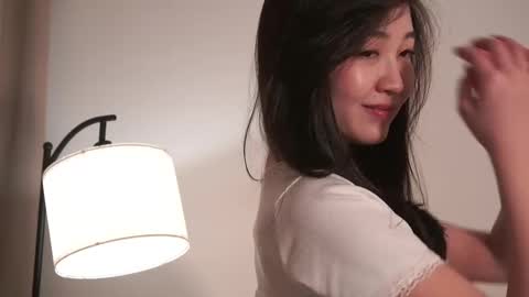 Snapshot of seulbi chatting on March 8, 2025, 3:24 pm Sana online show from March 8, 2025, 3:24 pm