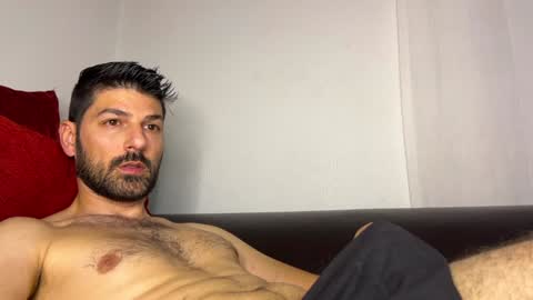 Snapshot of sexfriendch chatting on December 28, 2024, 5:25 pm Lucenzo online show from December 28, 2024, 5:25 pm