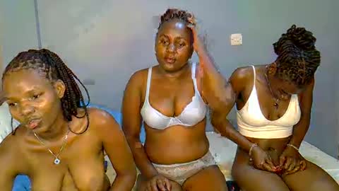 Snapshot of sexie_gal chatting on March 9, 2025, 11:14 am sexie_gal online show from March 9, 2025, 11:14 am