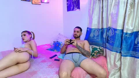 Snapshot of sexincompany chatting on April 9, 2026, 6:13 am monserat y thony online show from April 9, 2026, 6:13 am