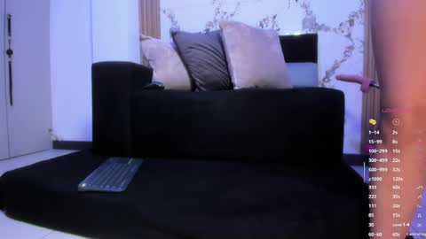 Rosa  online show from May 7, 2026, 1:05 pm