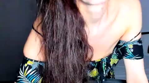 Snapshot of sexqueen1111 chatting on June 21, 2026, 8:33 pm sexqueen1111 online show from June 21, 2026, 8:33 pm