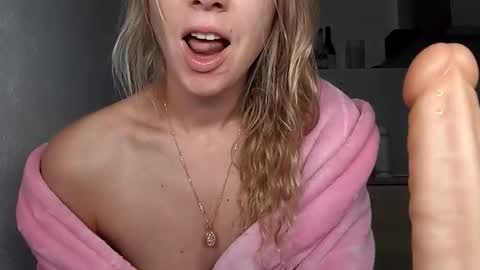 Snapshot of sexualangel chatting on May 23, 2026, 3:12 am Verona online show from May 23, 2026, 3:12 am
