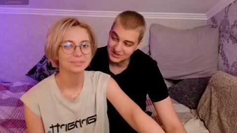 sexvibecouple online show from March 16, 2026, 6:12 pm
