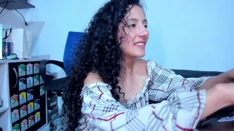 Snapshot of sexx_hunters chatting on January 13, 2025, 1:56 am Jax and Lu online show from January 13, 2025, 1:56 am