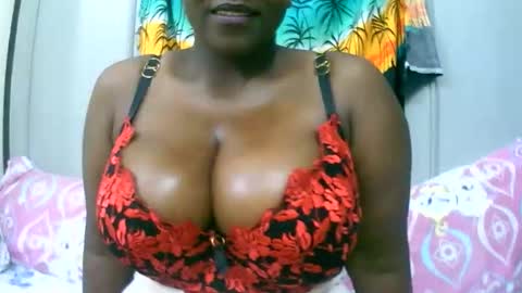 sexxi_ebony online show from November 27, 2025, 3:14 pm