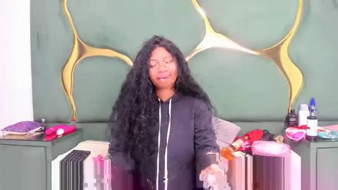 Sexxtaty online show from April 18, 2026, 4:44 pm