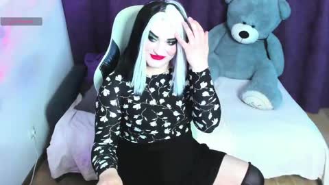 Snapshot of sexxx_queen chatting on May 18, 2026, 9:48 am sexxx_queen online show from May 18, 2026, 9:48 am